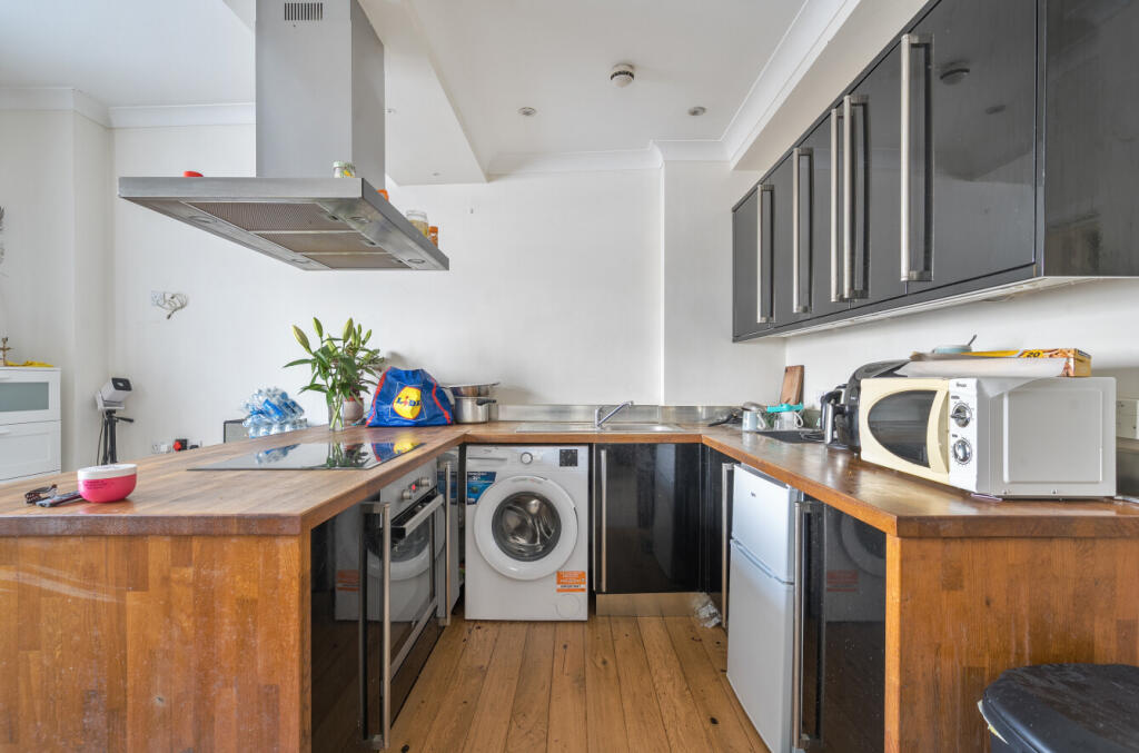 Apartment in Brighton - View 4