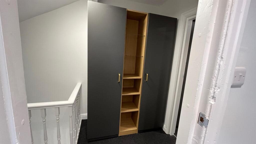 6 bedroom house for rent