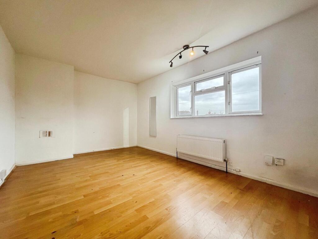 House in Twickenham - View 4