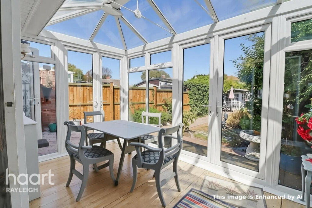 House in Southend-on-Sea, Eastwood - More