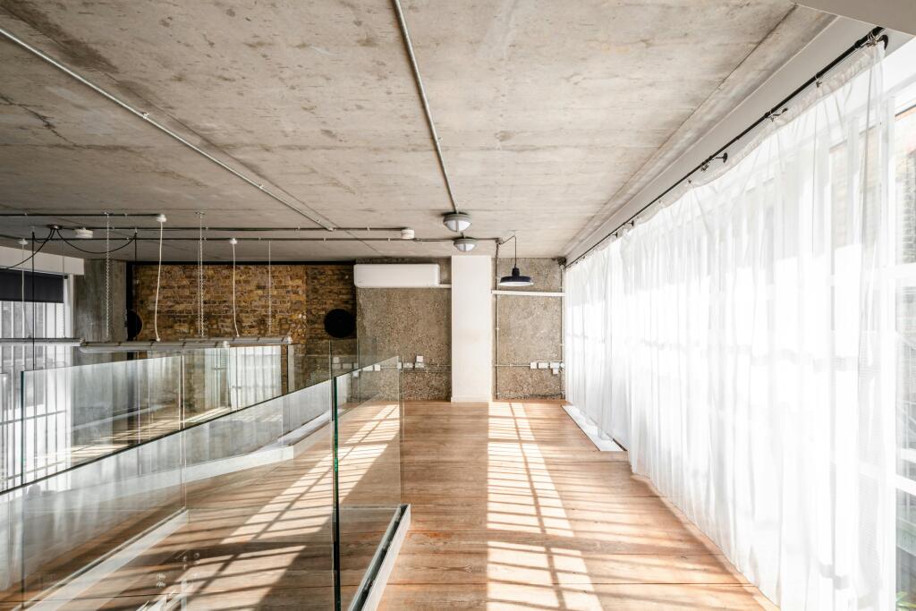 Mentmore Terrace 3B NEW - 10.jpg