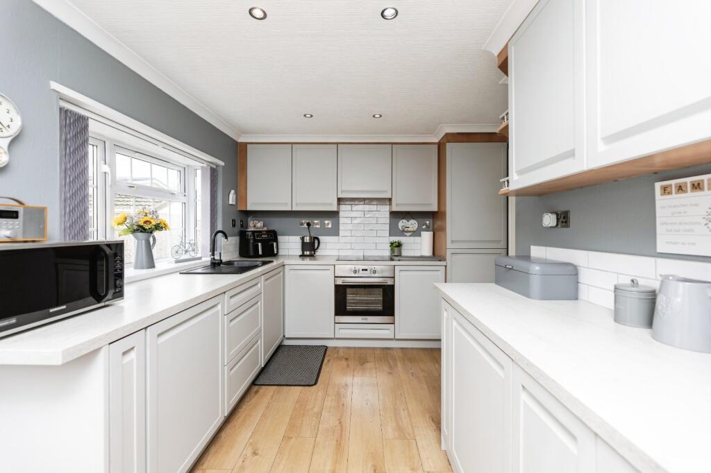 Ashtree Way, Knottingley, West Yorkshire, WF11 photo 3