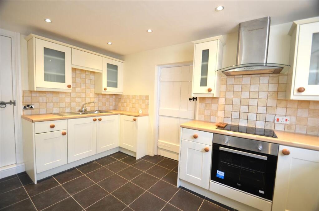 House in Truro - View 3