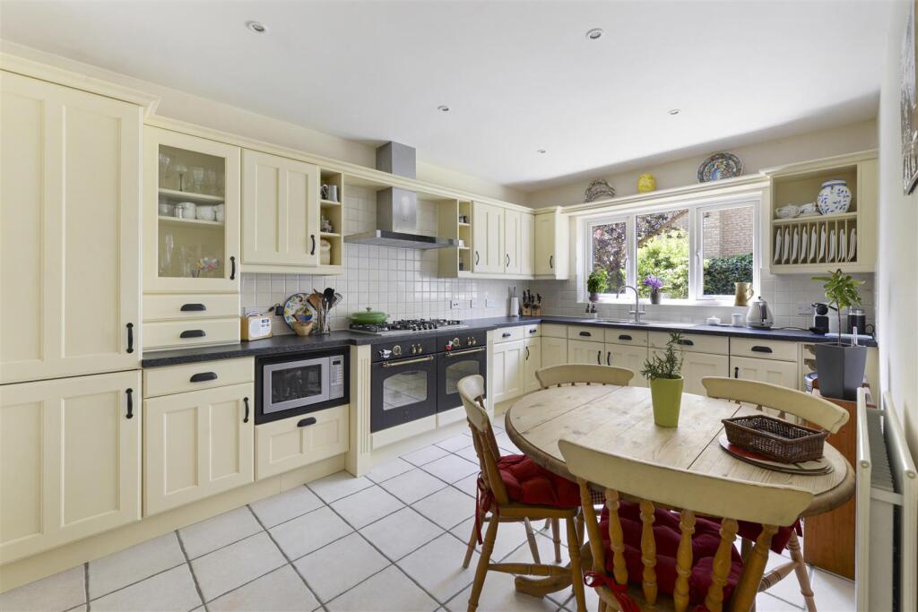 House in Tonbridge and Malling, Kings Hill - View 5