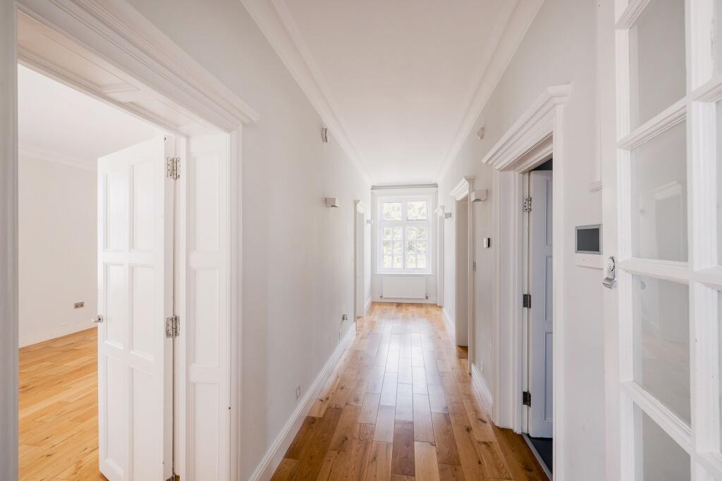 Apartment in Redhill - More