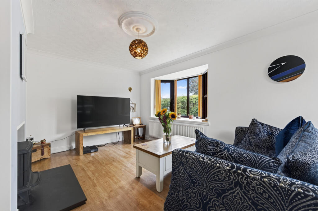 House in Kettering, Brambleside - More