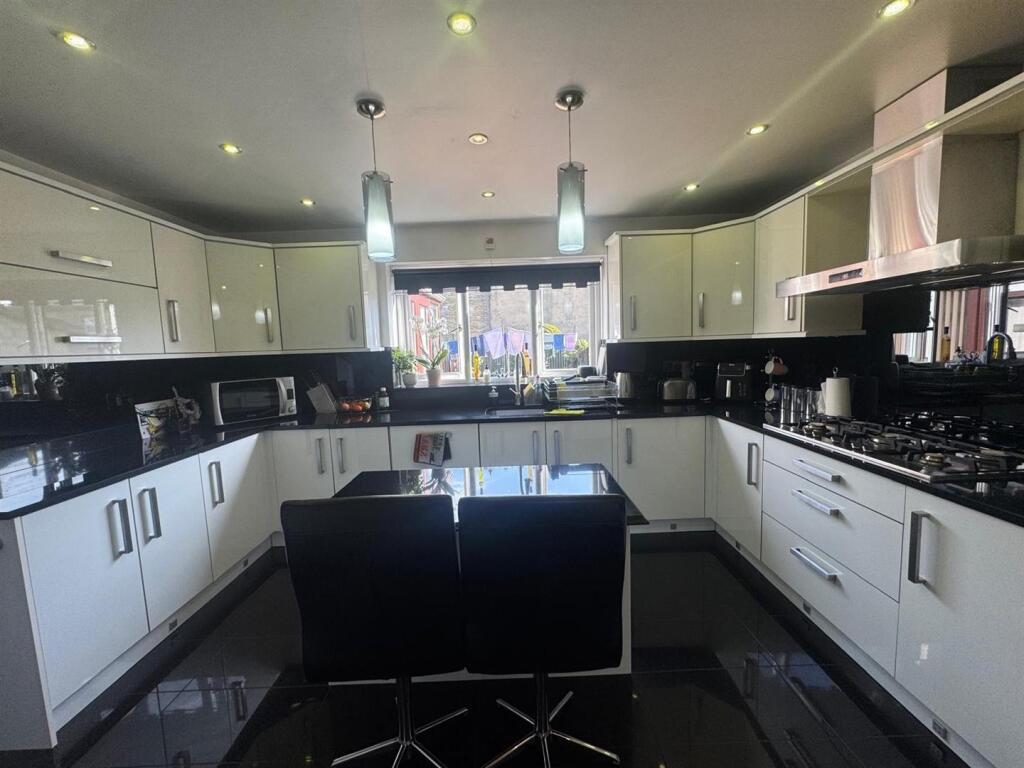 Additional image 9 of The Pickerings, Queensbury, Bradford