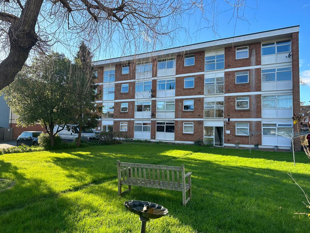 Main image of property: Redlands Lane  Fareham  UNFURNISHED