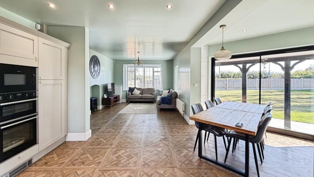 House in Wakefield, Hemsworth - View 4