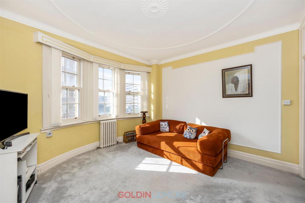 Apartment in Hove, Brighton and Hove - View 3