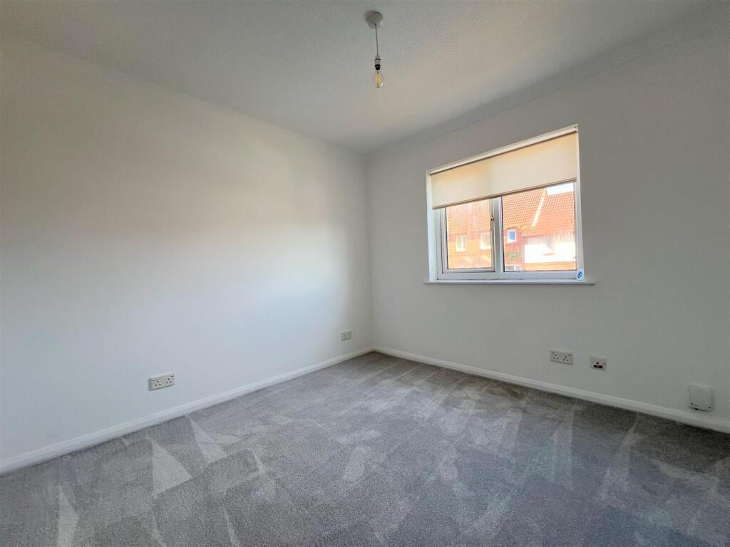 House in Plymouth, Steer Park - More