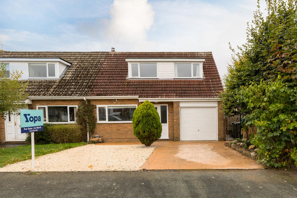 3-bed semi-detached on Bryn Gryffydd, Wrexham, LL12, £275,000