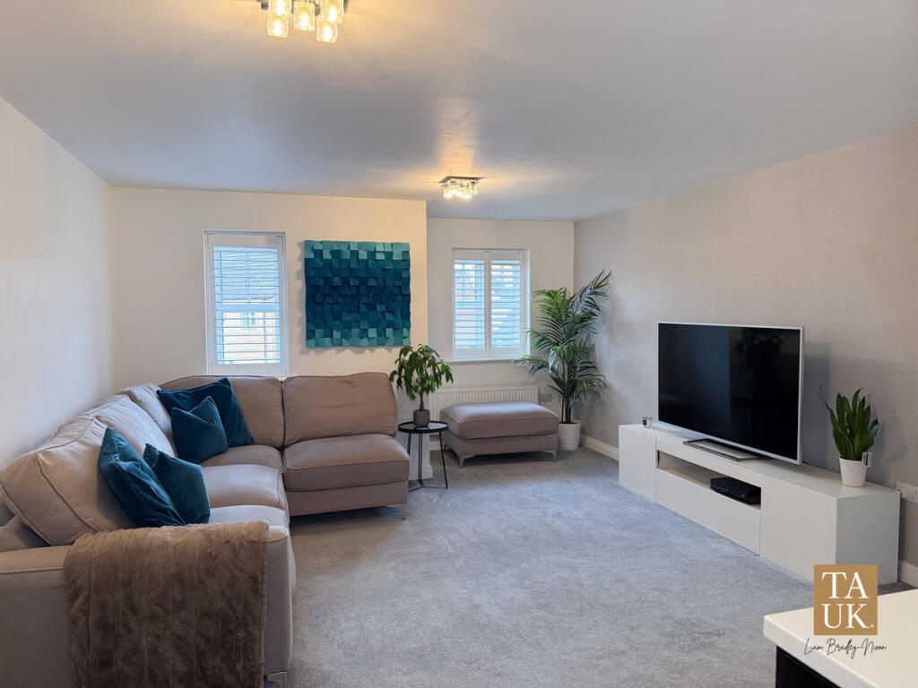 Lady Lane, Audenshaw, Manchester, M34 photo 2