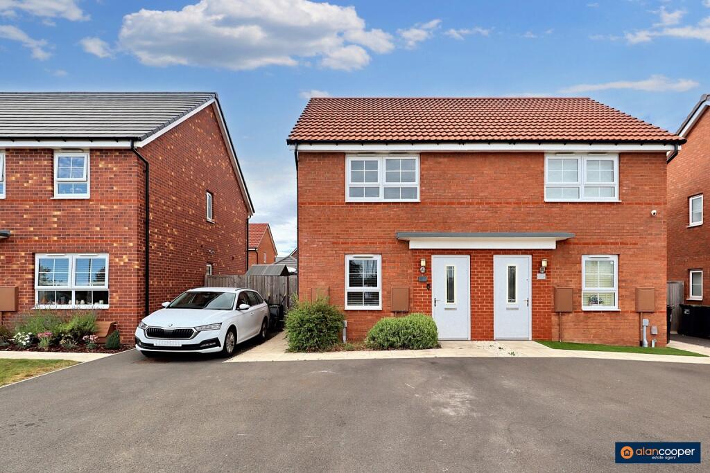 Main image of property: Spinning Wheel Drive, Nuneaton, CV11 6BT