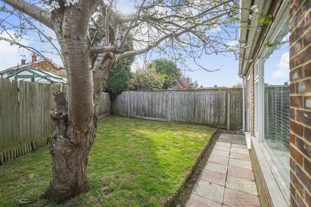 House in Dartford - More