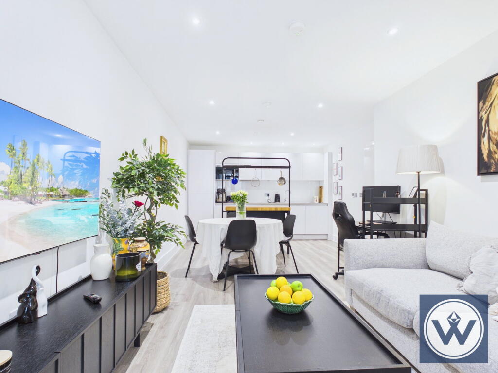 Apartment in Southall - More