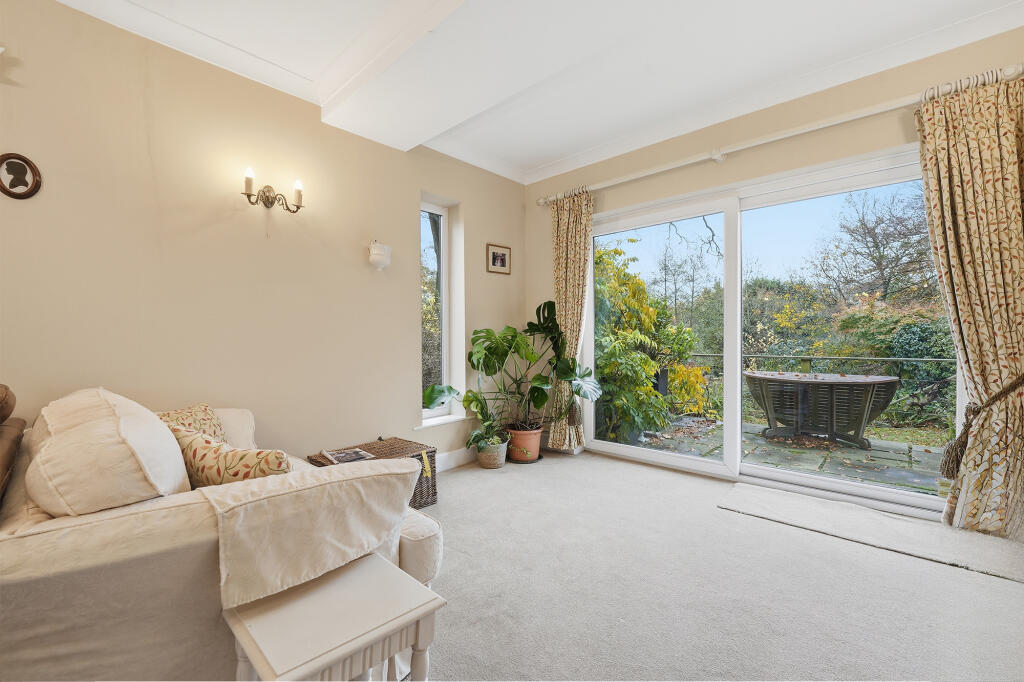 Woodlands Road, Handforth, Cheshire SK9 3AU photo 4