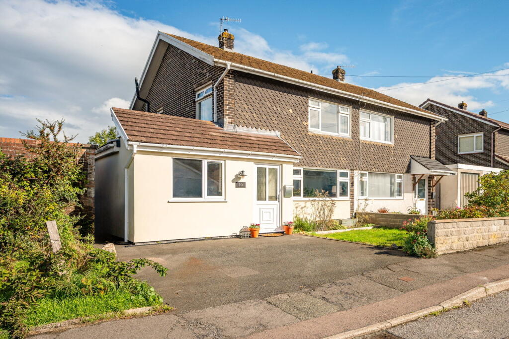 House in Newport - View 2