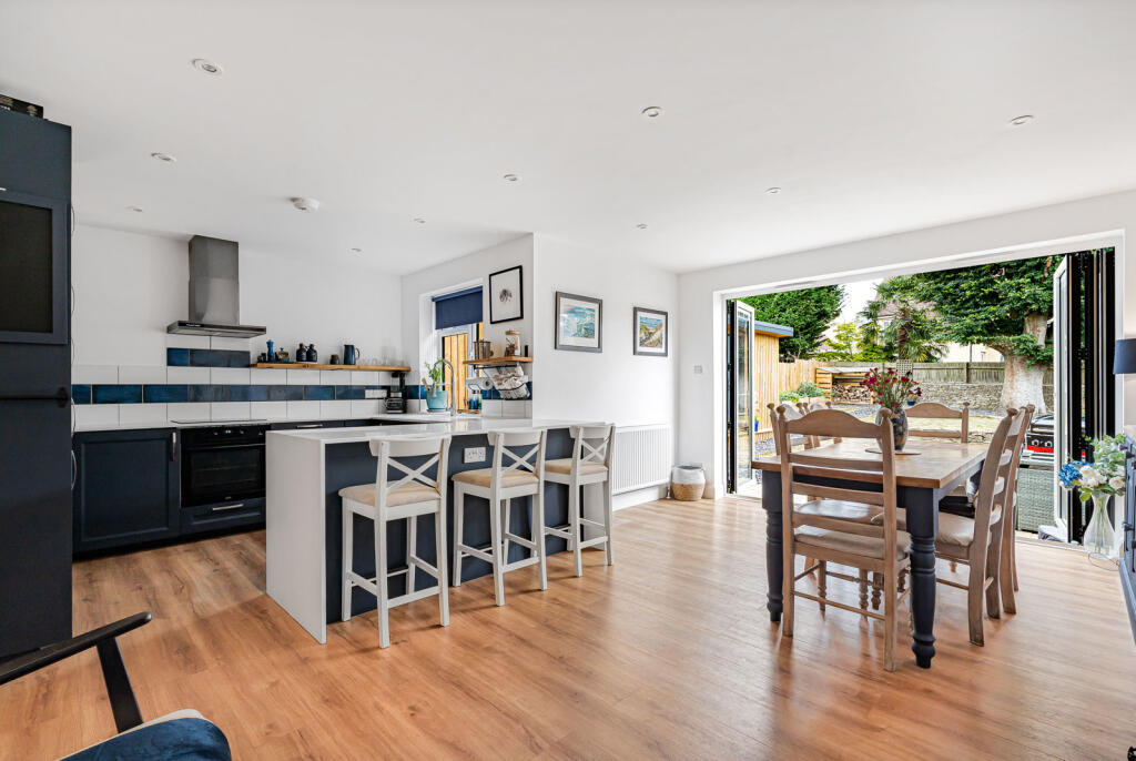 House in Gloucester - View 3