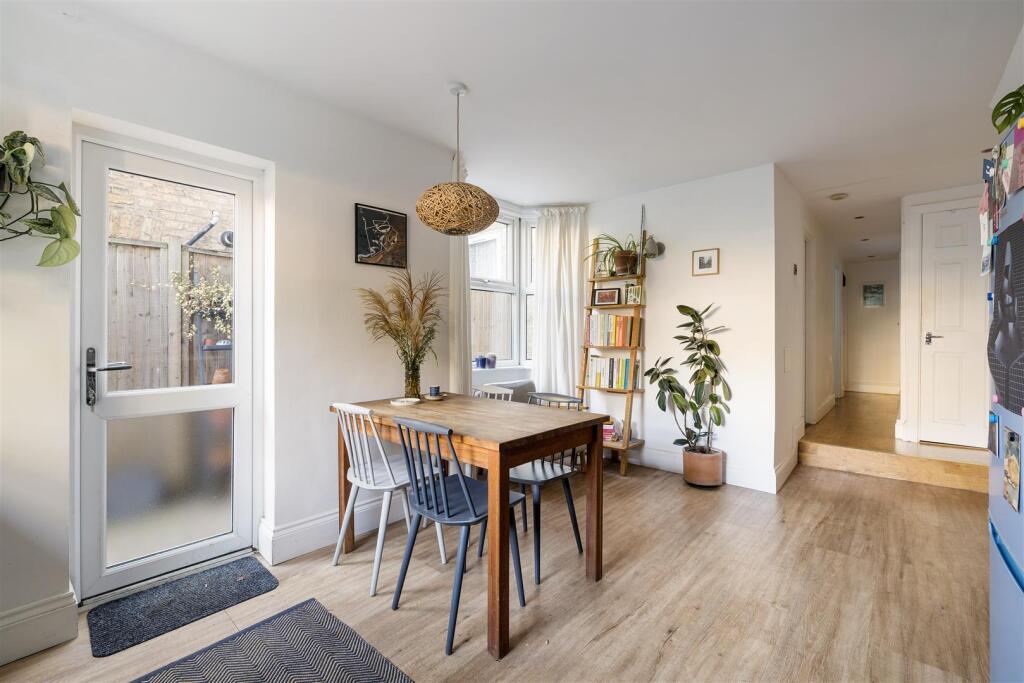 Apartment in London, Leyton - View 4