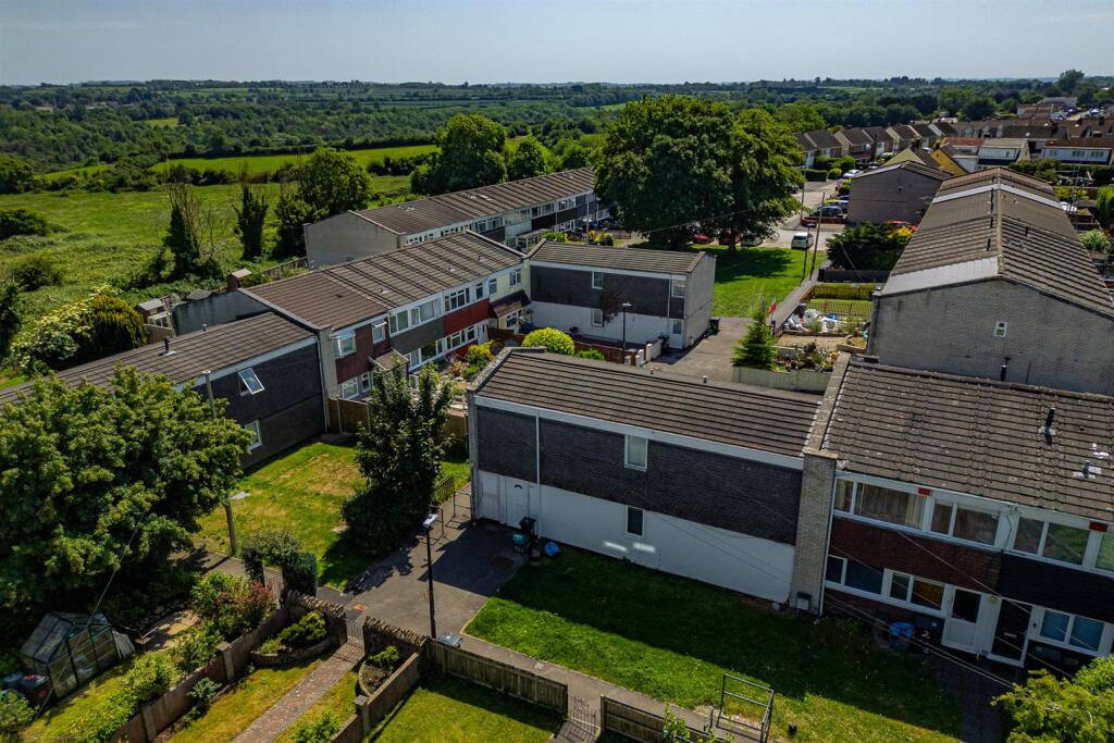 1 Bed Flat | Stockwood photo 3