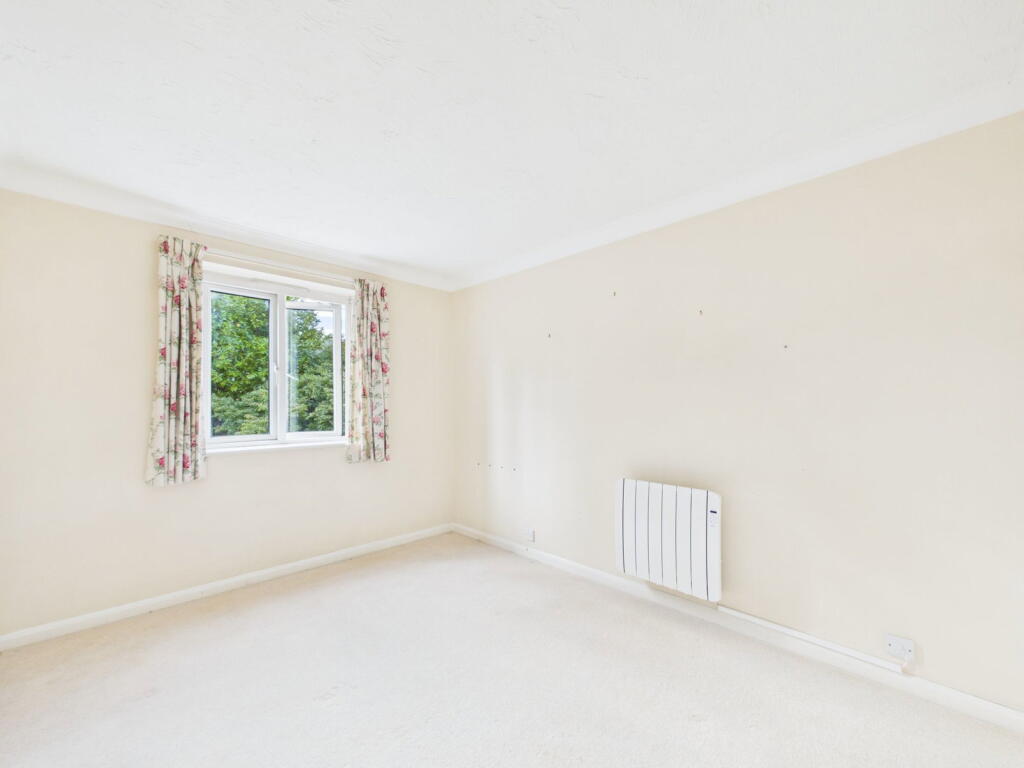 Apartment in Worthing, West Sussex - View 5