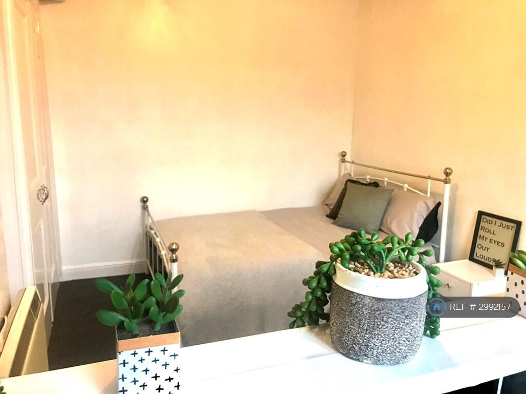 Main image of property: Beeston, Leeds, LS11