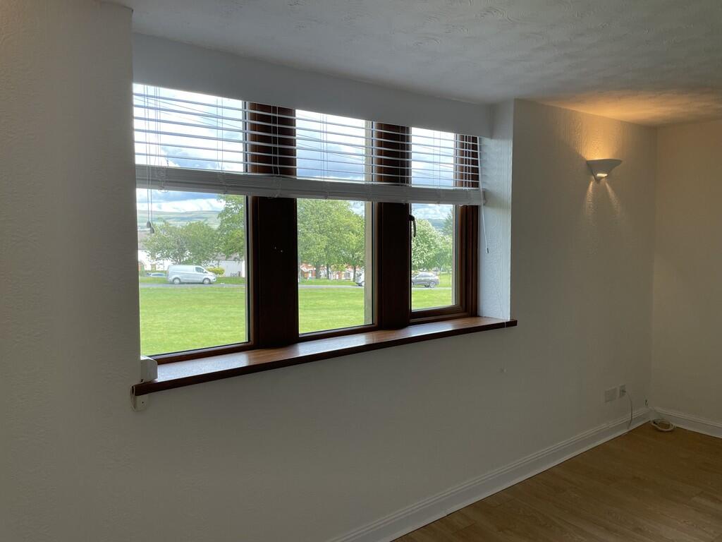 Apartment in Rochdale, Syke - More
