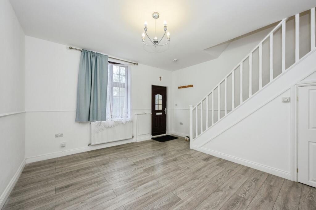 Oak Road, Leatherhead, Surrey, KT22 photo 2
