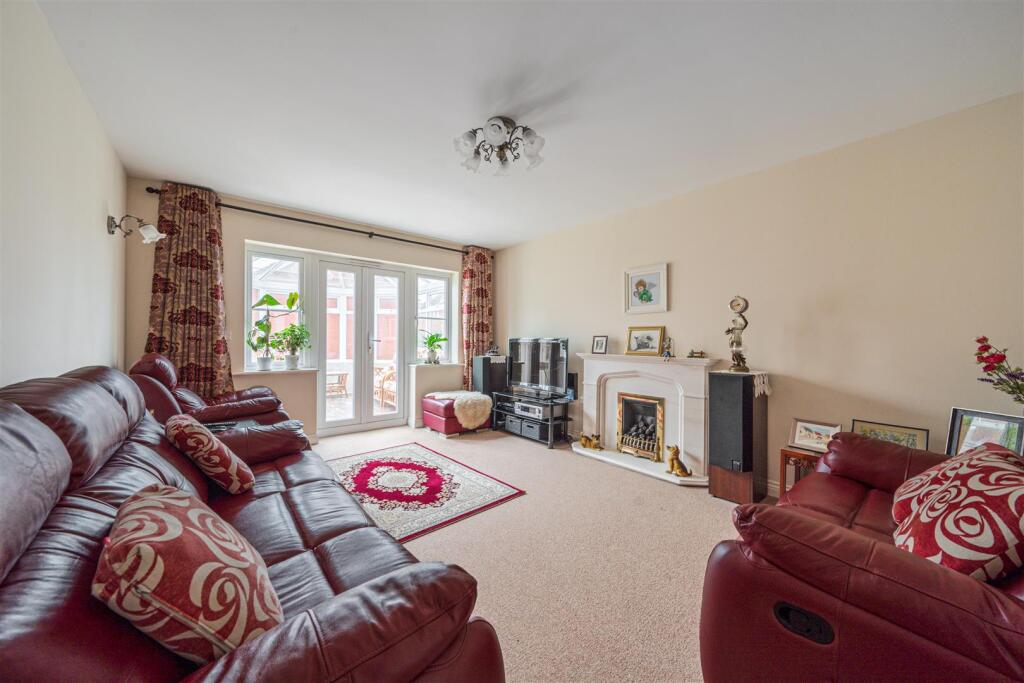 Russet Close, Wellington photo 2