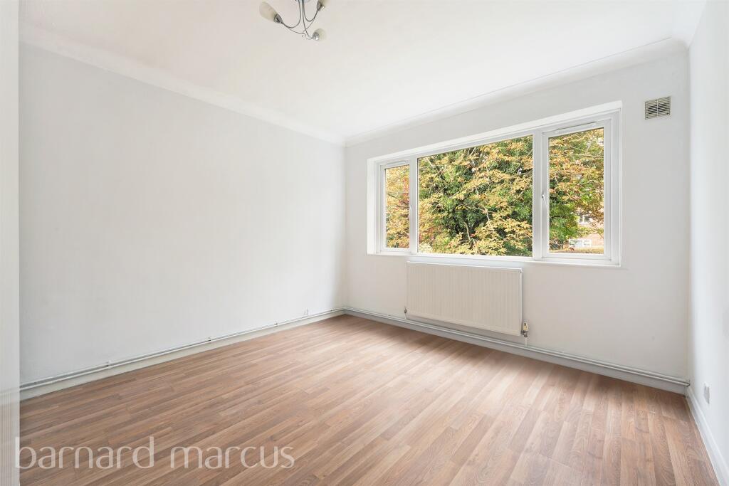 Apartment in Sutton - More