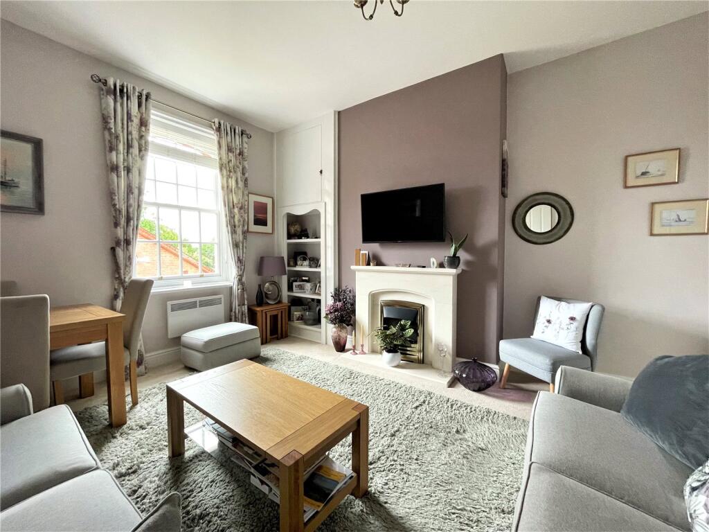 Bartons Road, Fordingbridge, Hampshire, SP6 photo 2