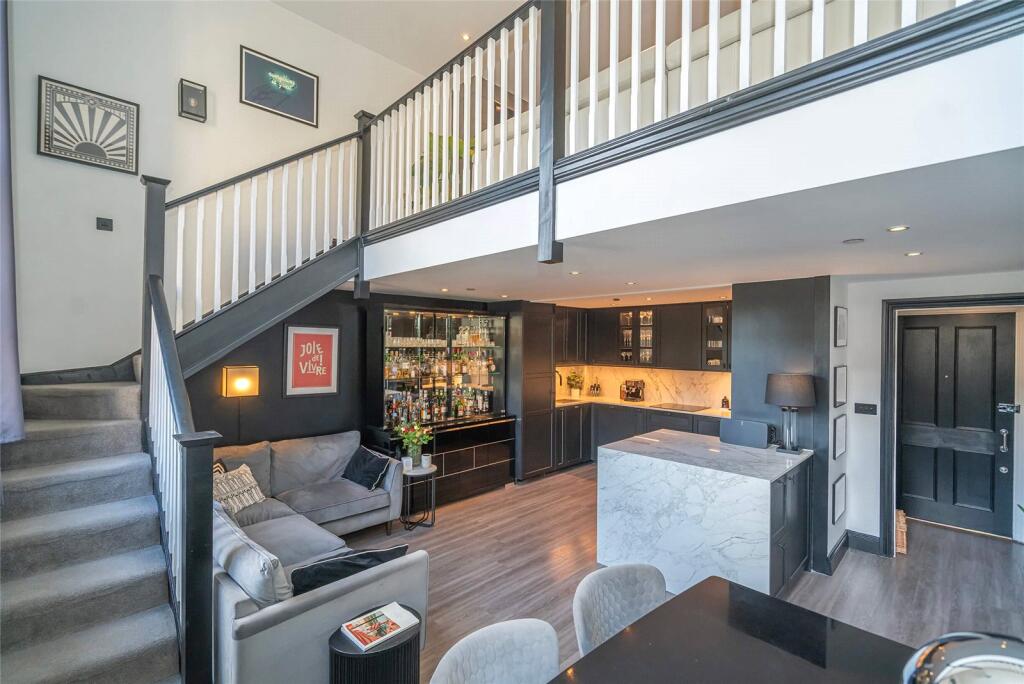 Main image of property: Princess Park Manor, London, N11
