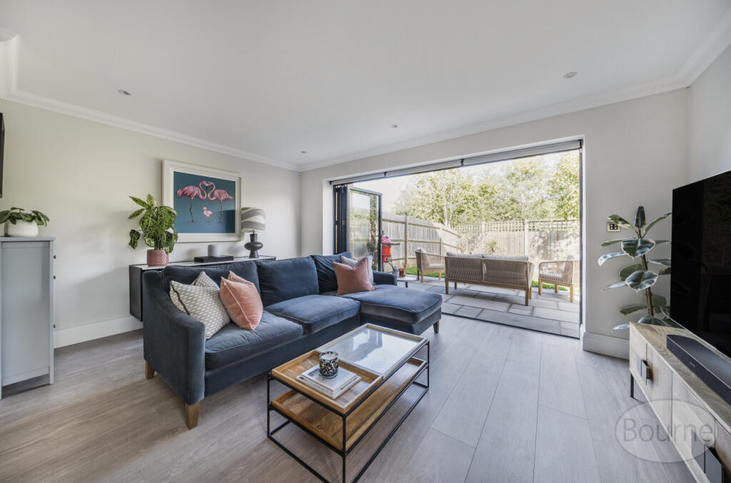 Alder Grove, Chilworth, Guildford, Surrey, GU4 photo 2