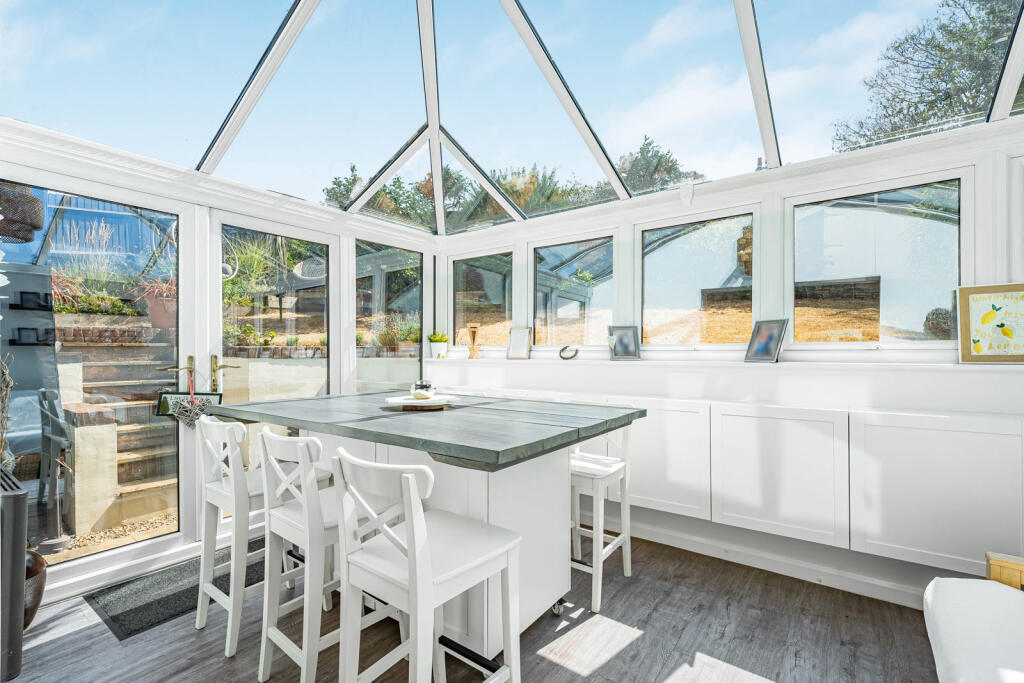 House in Waverley, Farnham - View 4