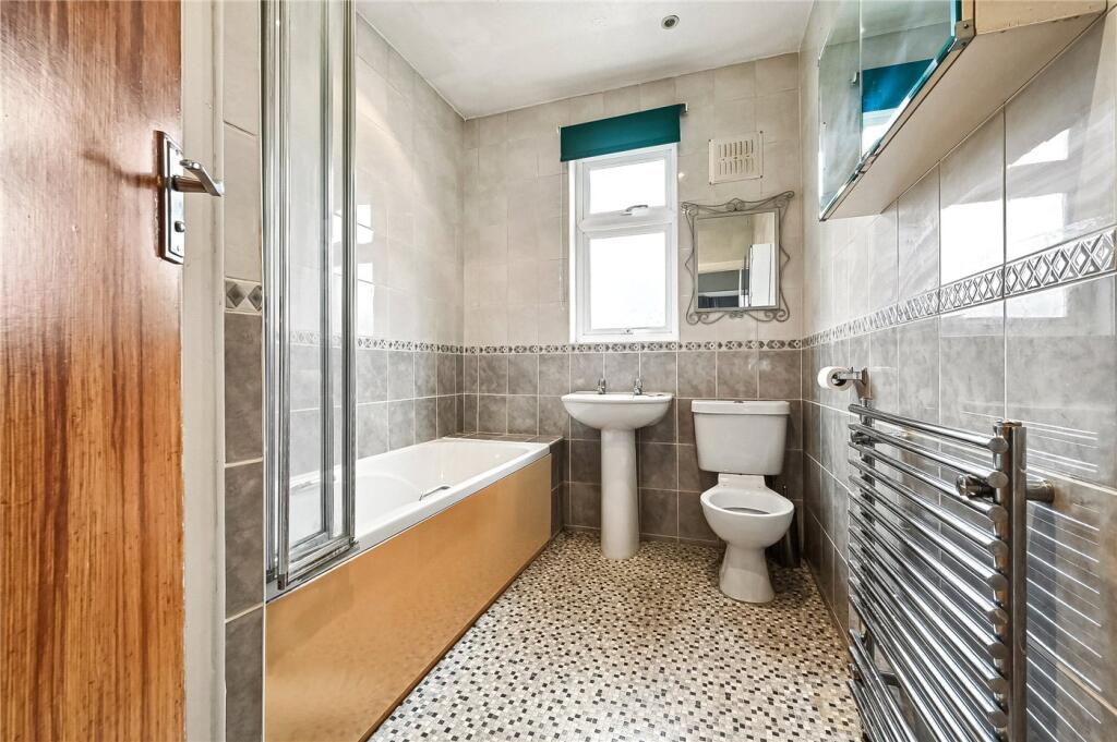 House in Bromley - More