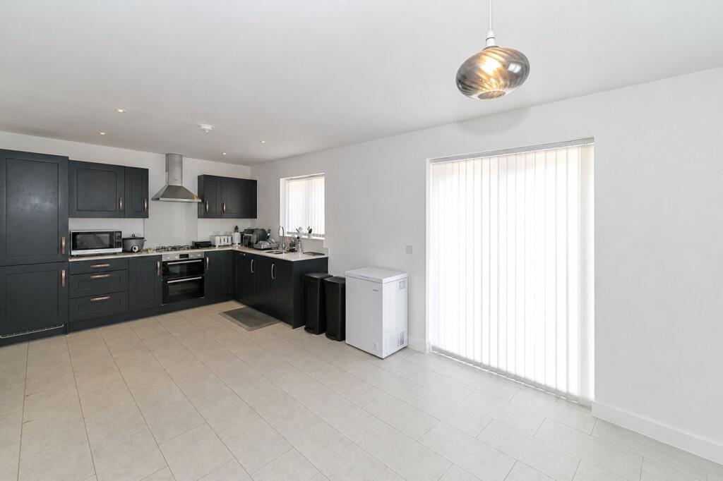 House in Milton Keynes, Whitehouse - View 2