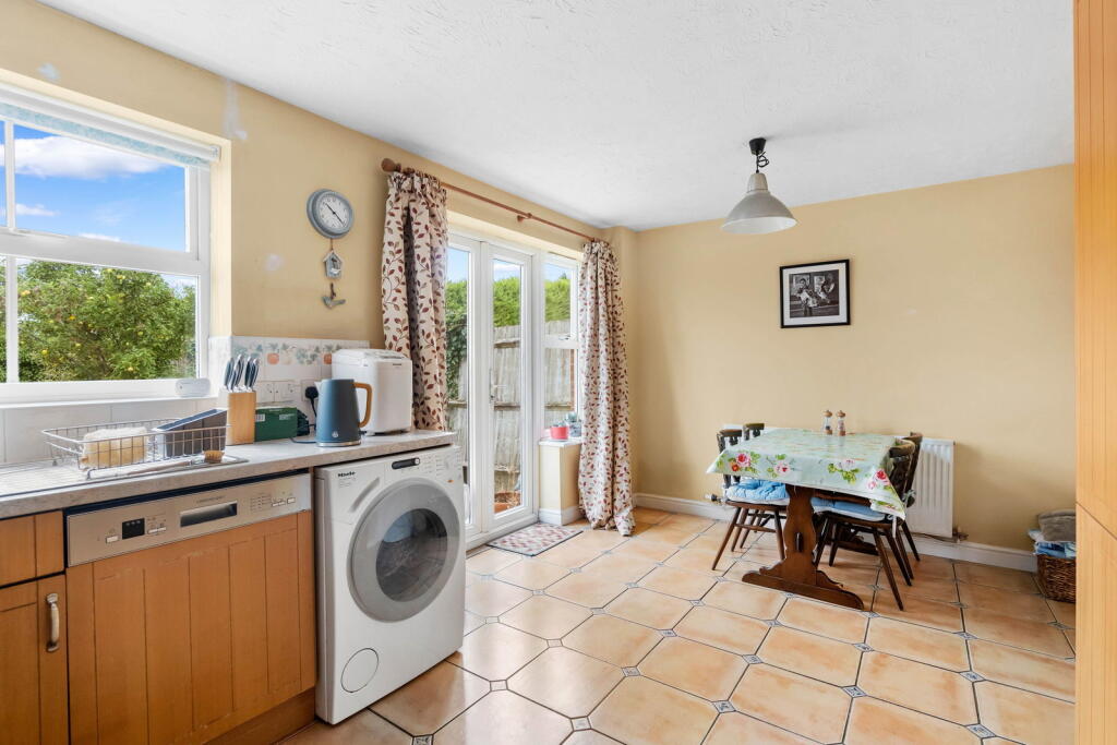 House in Worcester - View 5