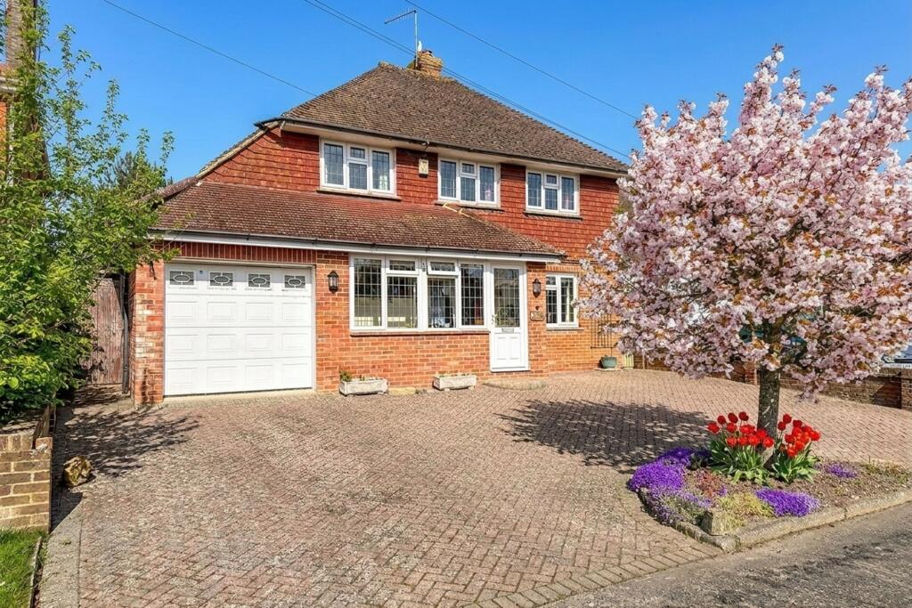Main image of property: St. Marys Close, Littlehampton, BN17