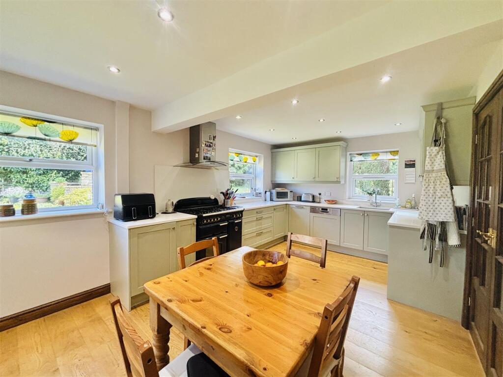House in High Peak, Little Padfield - View 3