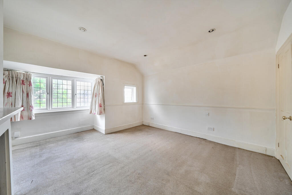 House in Harrow - More