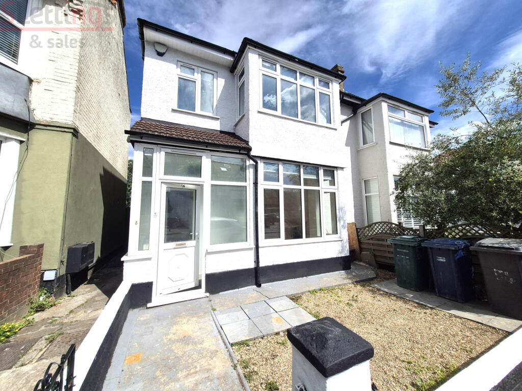 Main image of property: Hendon, NW4