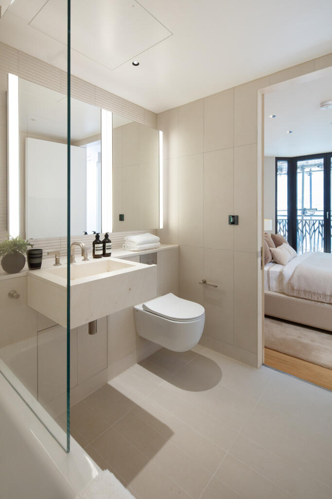 Apartment in London - More