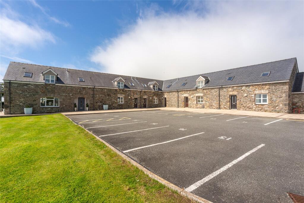 Llangefni, Isle of Anglesey, LL77 photo 3