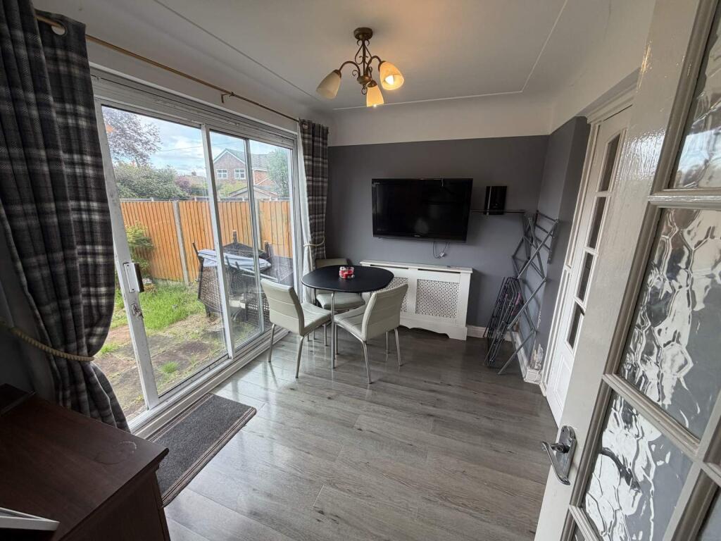 House in Knowsley, Halewood - More