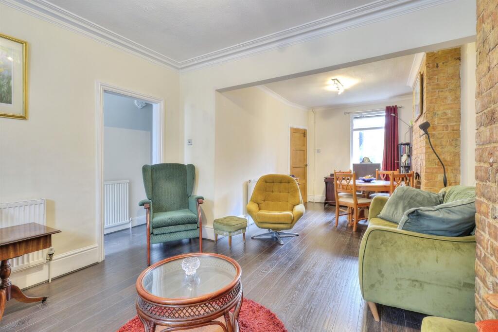 House in Northampton, West Northamptonshire - View 3