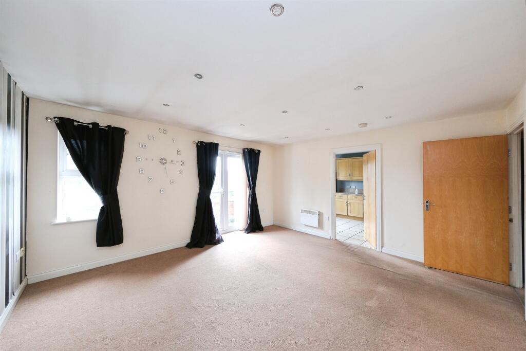 Archdale Close, Chesterfield photo 3