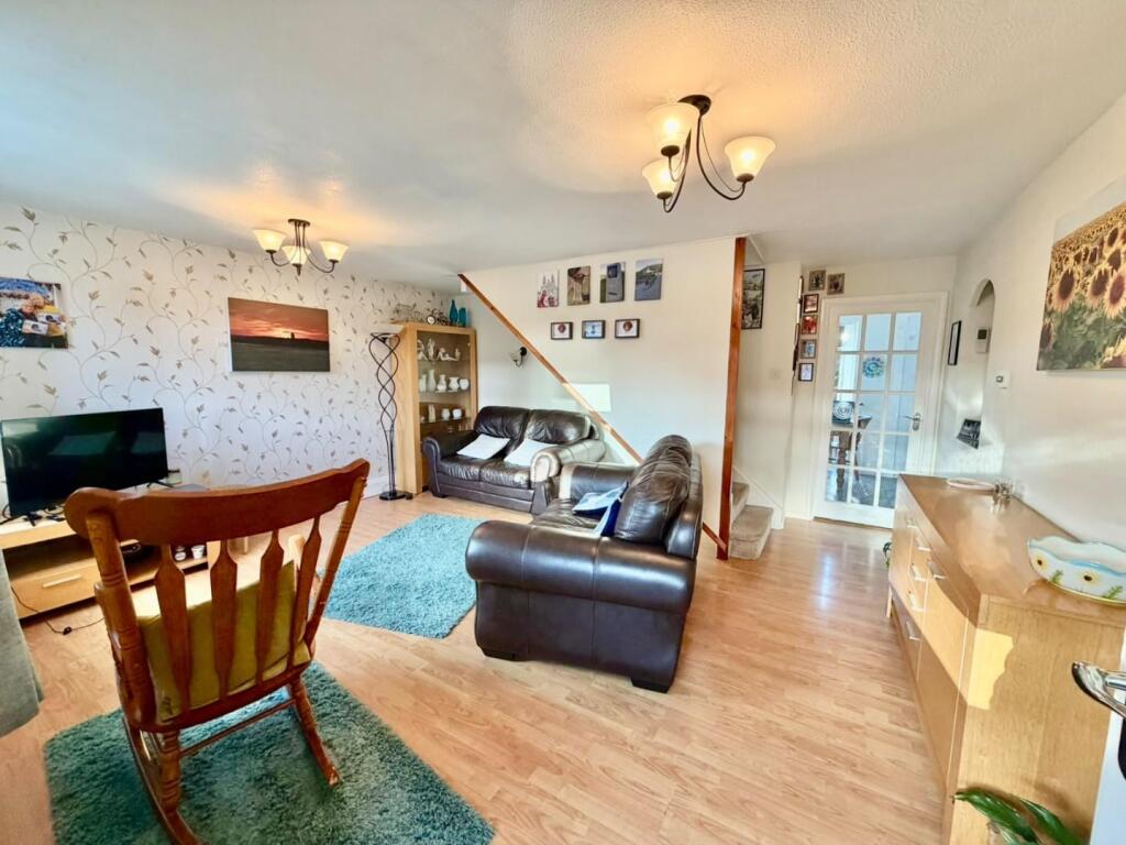 Sherwood Avenue,  Kingsthorpe, Northampton NN2 photo 2