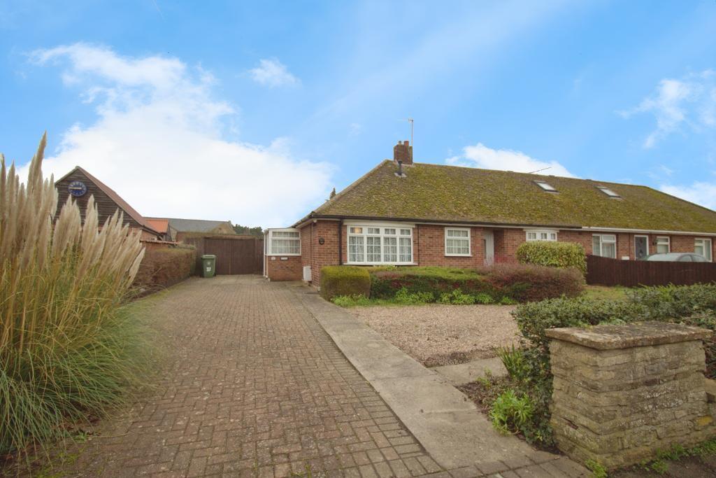 2-bed semi-detached on Towngate East, Market Deeping, £270,000