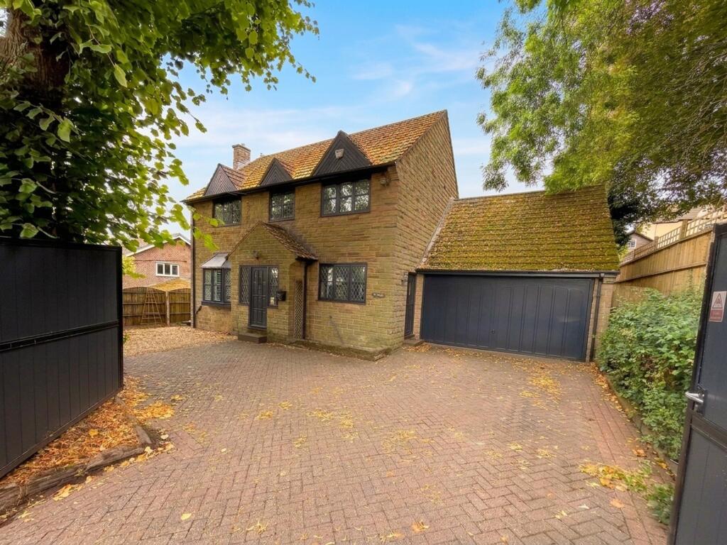 Main image of property: Moorgate Grove, Rotherham, S60